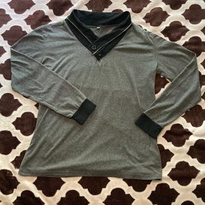 Unbranded XXL long sleeved black and gray top with collar and button detail.